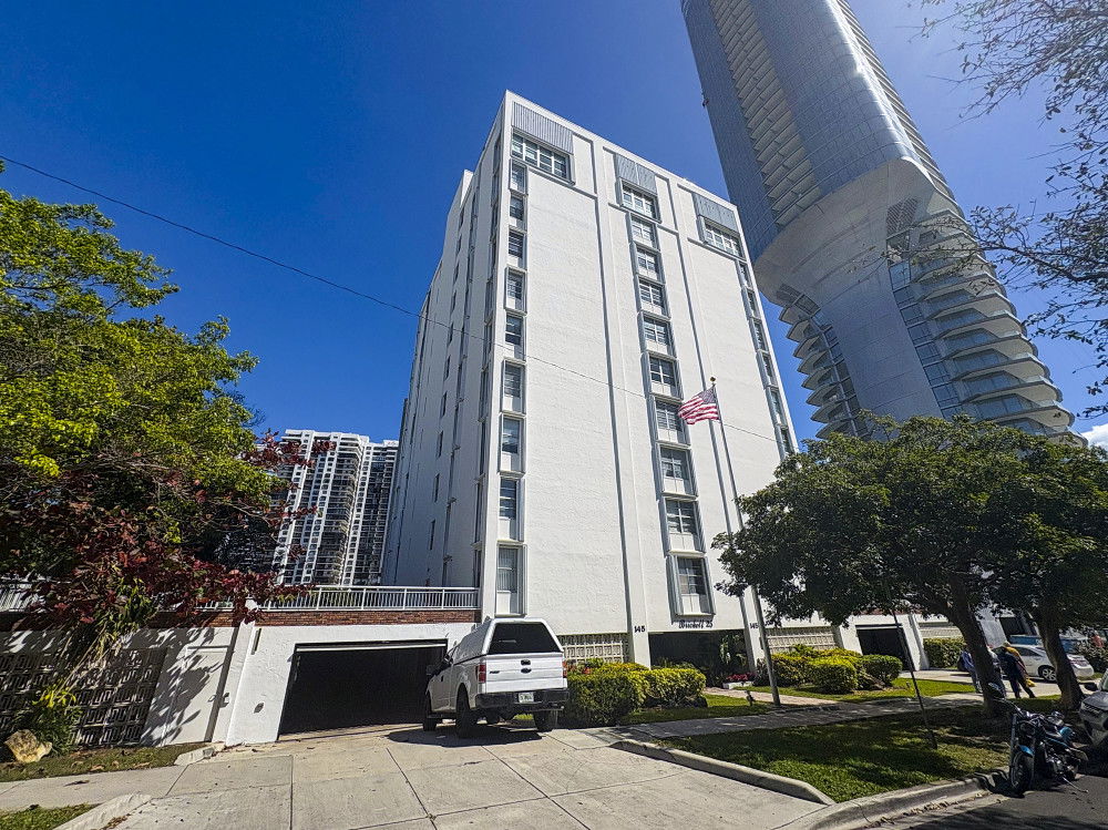 Brickell 25 Condo - 1